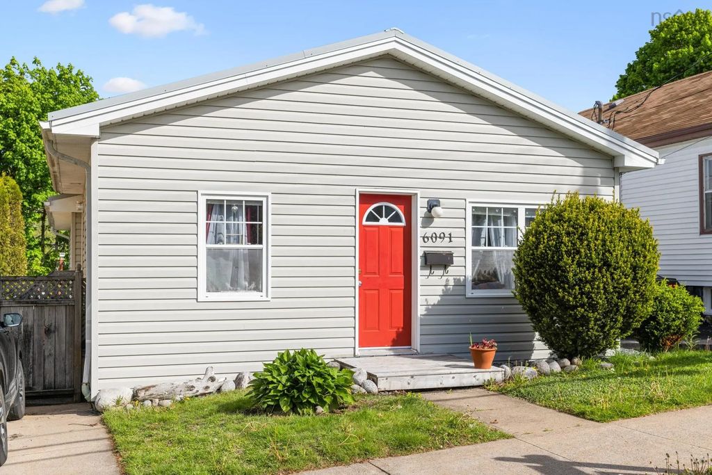 6091 Leeds Street, North End