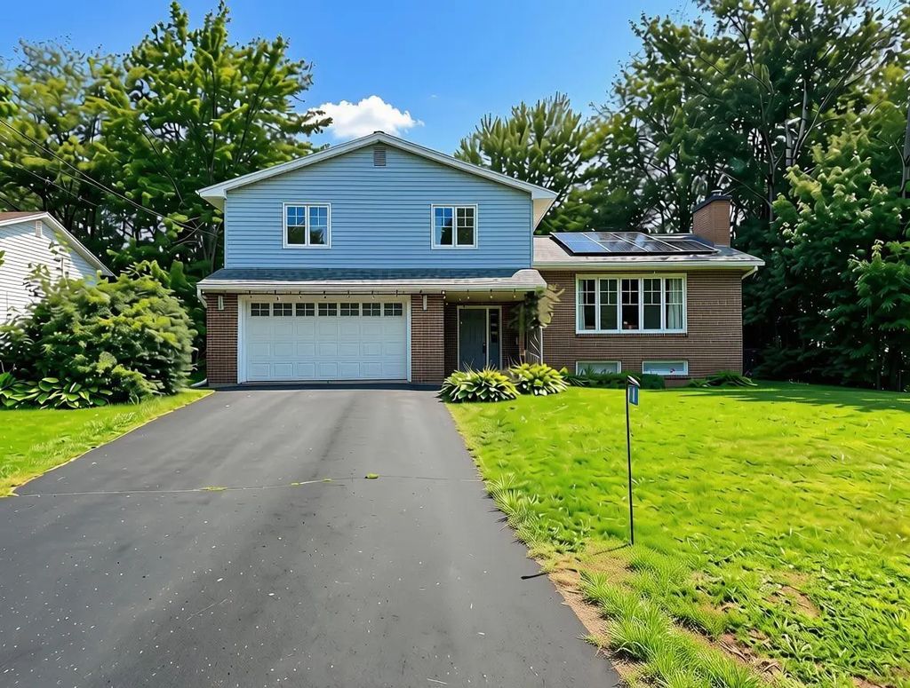 4 Maple Crescent, Lantz