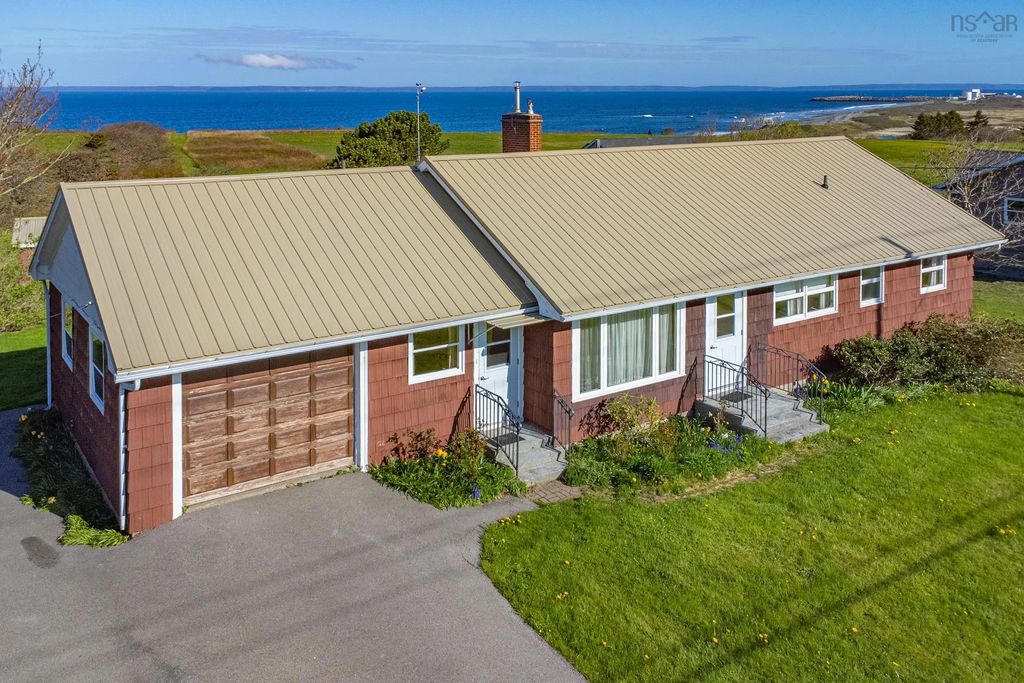 9735 Highway 1, Lower Saulnierville