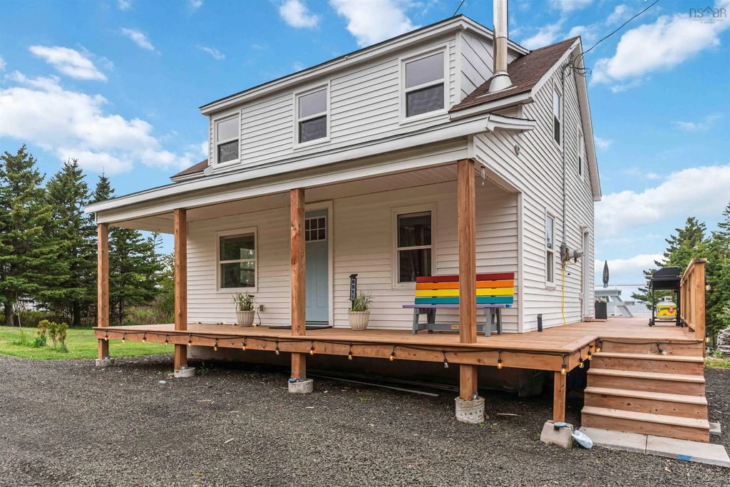 6911 Shore Rd West Road, Phinneys Cove