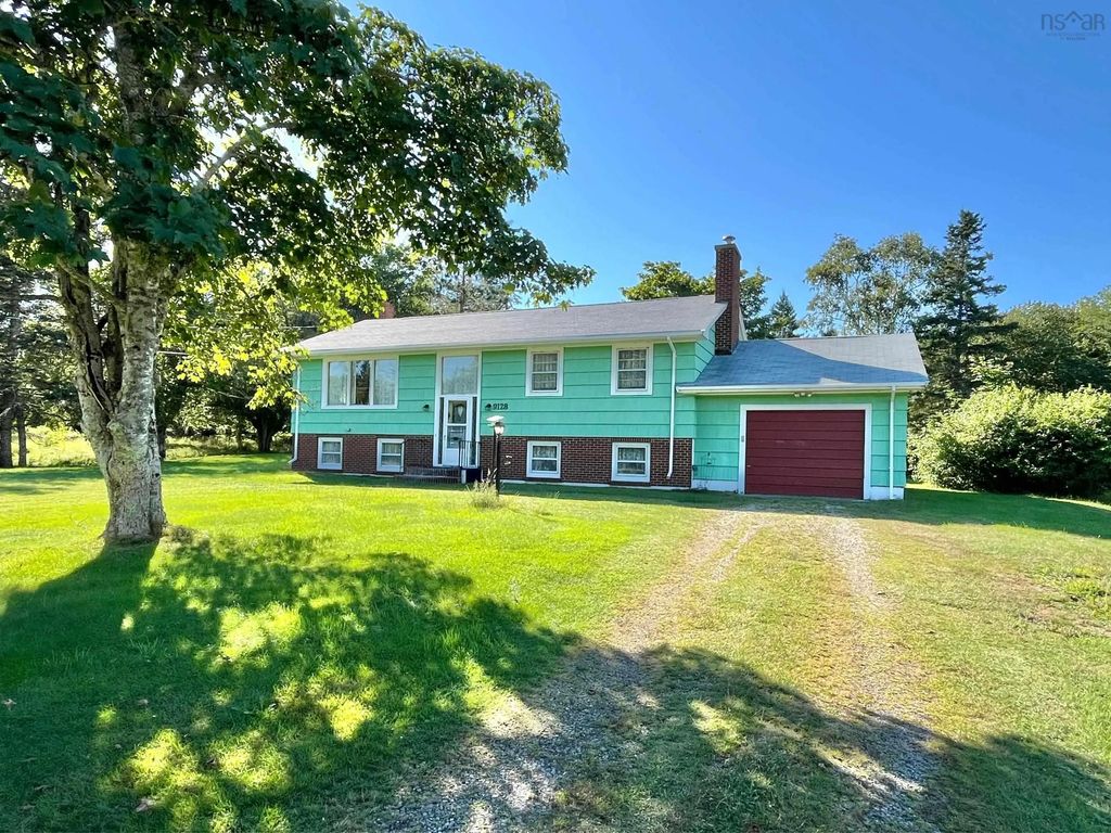 9128 Highway 3, Pleasant Lake