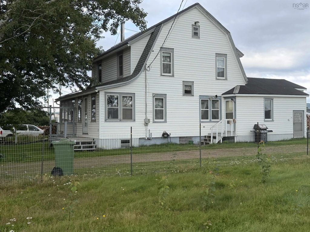 3643 Highway 209, Advocate Harbour