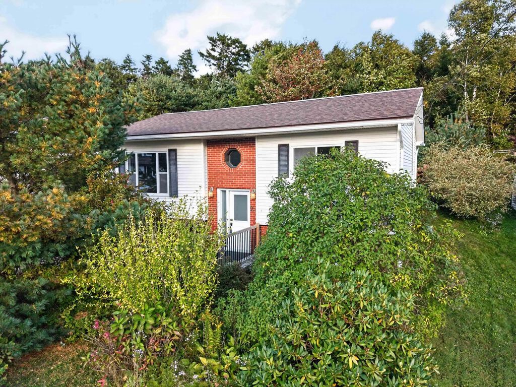 29 Roslyn Drive, Dartmouth