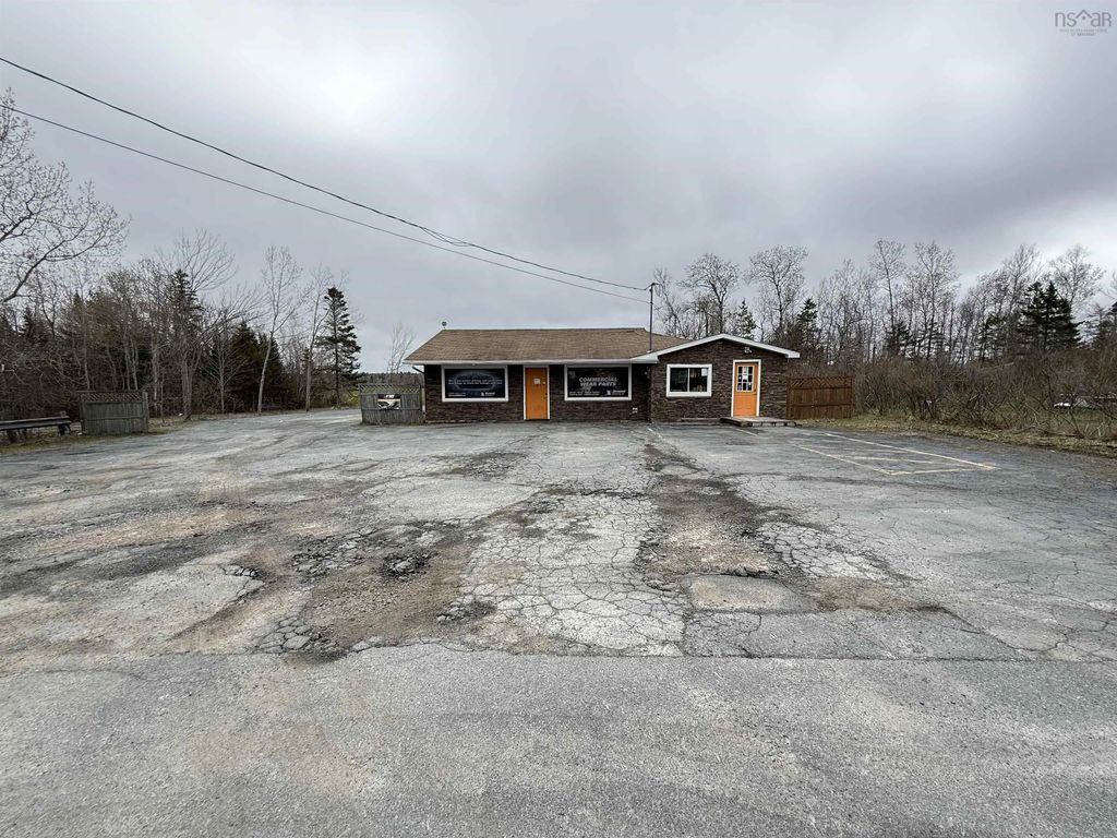 1323 Highway 2, Lantz