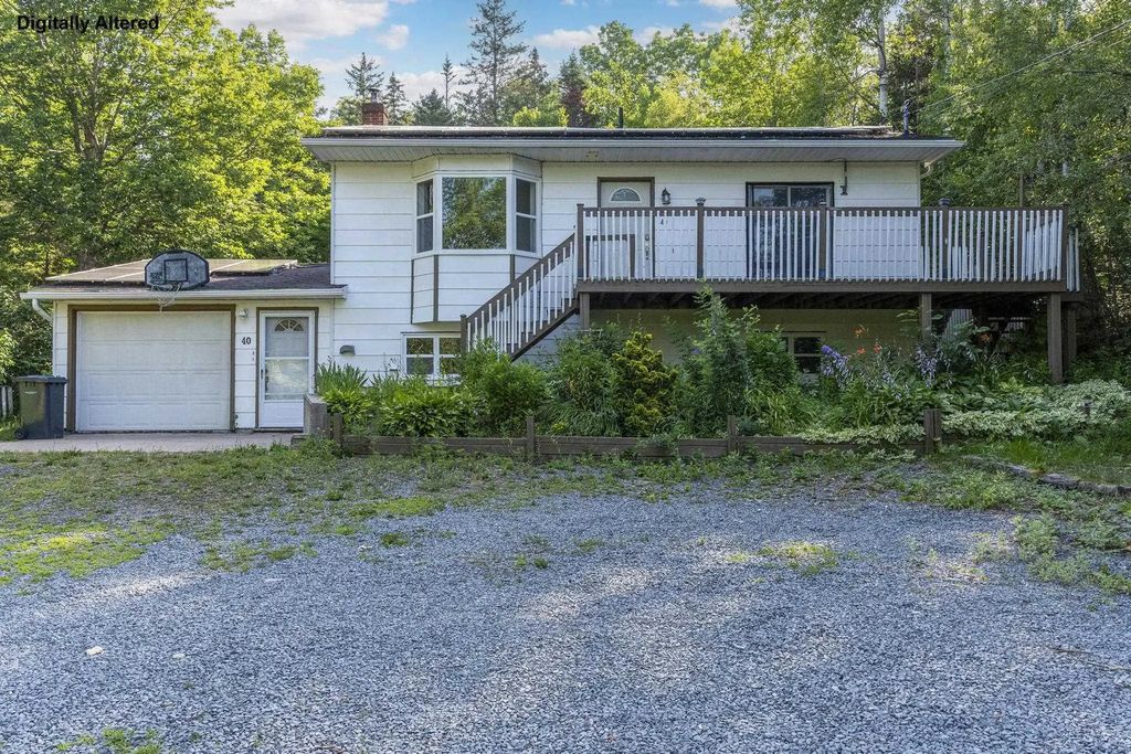 40 Mount Hanley Road, South Williamston