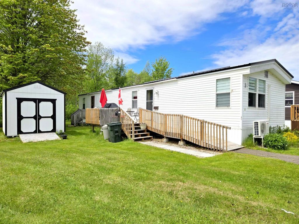 5 Birch Court, Amherst
