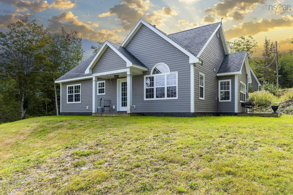 984 Youngs Mountain Road, Youngs Cove