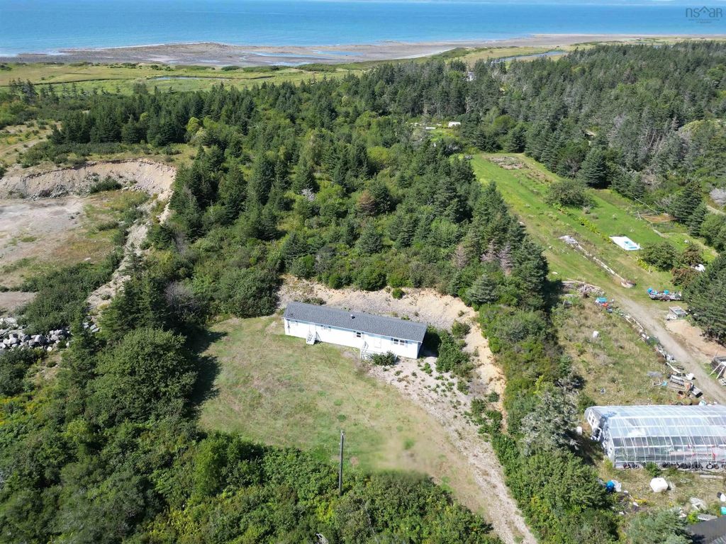 2183 Highway 1, Grosses Coques