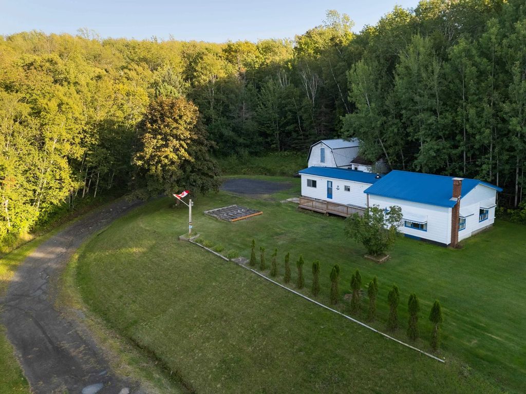 732 Highway 1, Deep Brook
