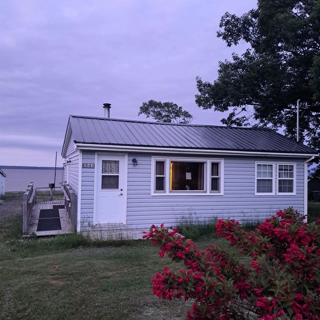 4540 Highway 2, Upper Economy