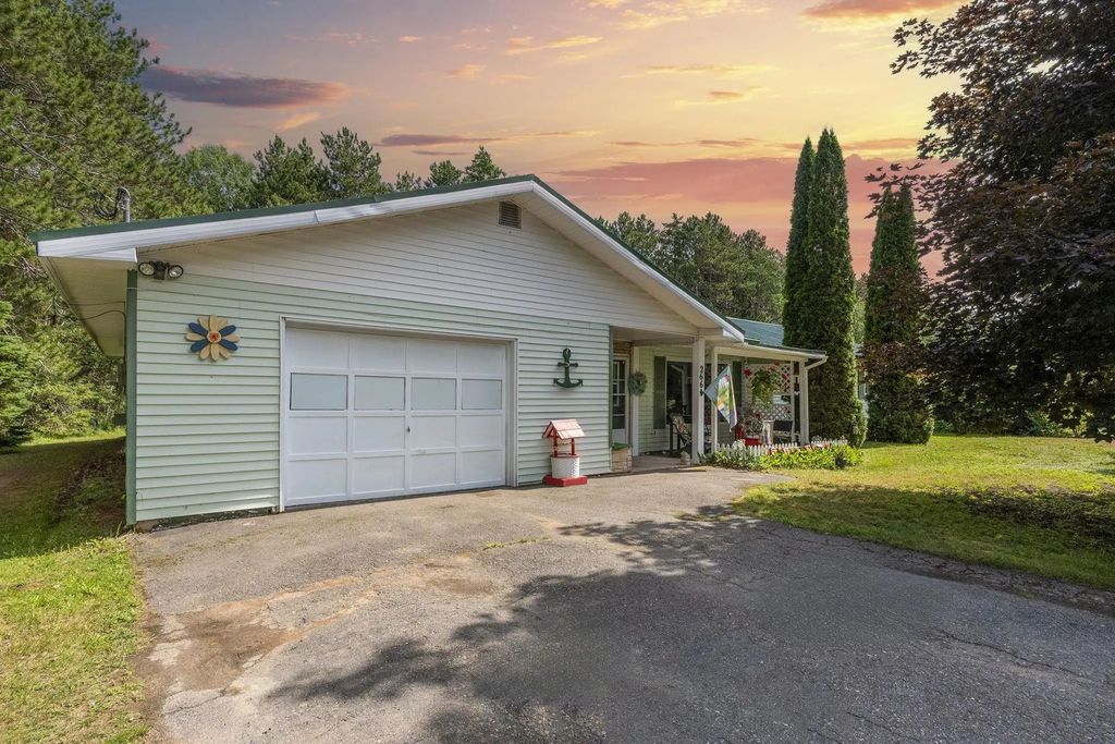 266 Hall Road, South Greenwood