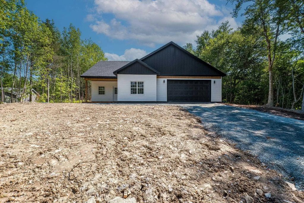 414 Lays Lake Road, Meaghers Grant