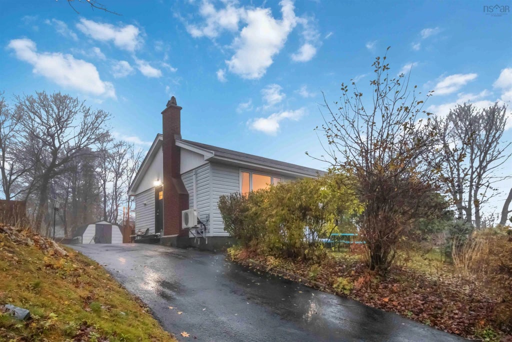 16 Ellen Drive, Dartmouth