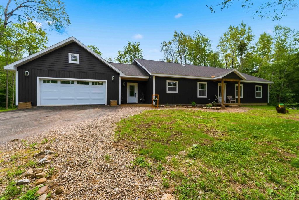 1582 Black River Road, Black River Lake