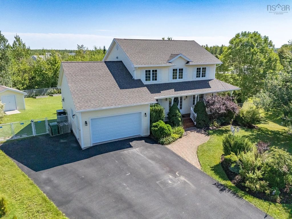 17 Evergreen Crescent, Lantz