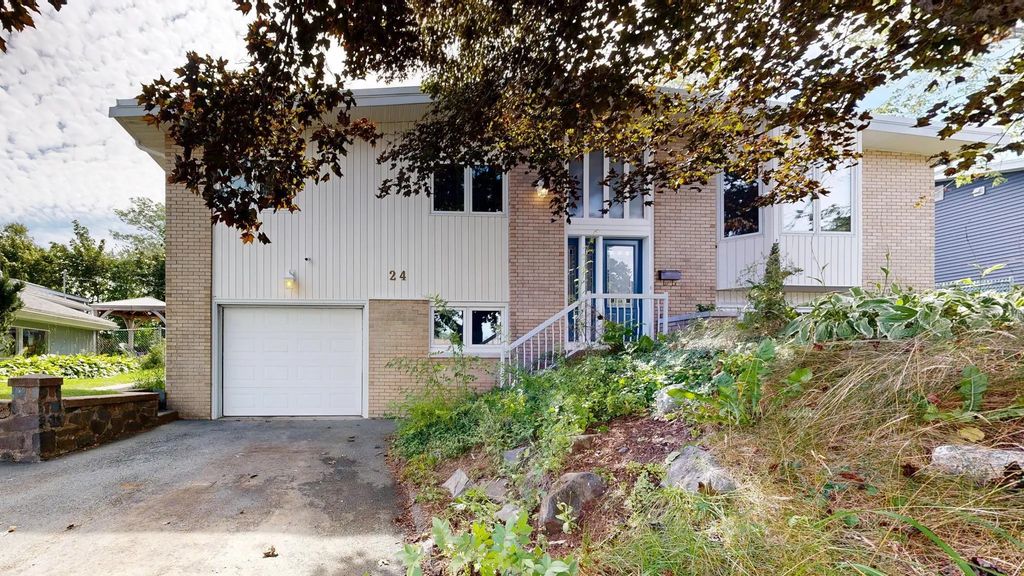 24 Deepwood Crescent, Clayton Park