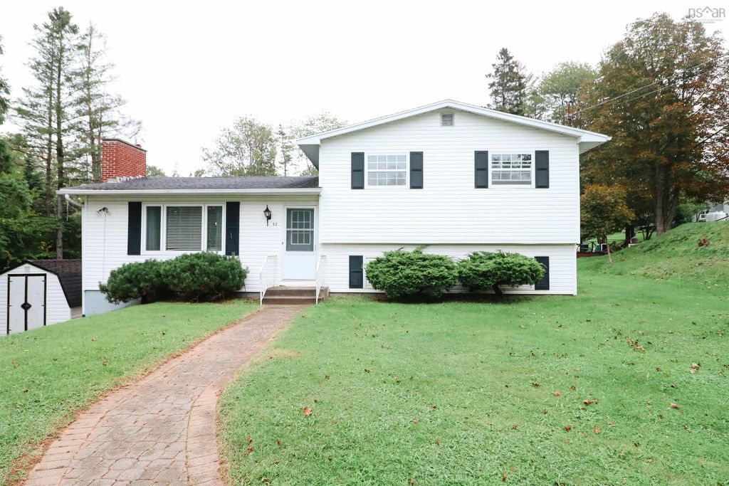 52 Evergreen Drive, Salmon River