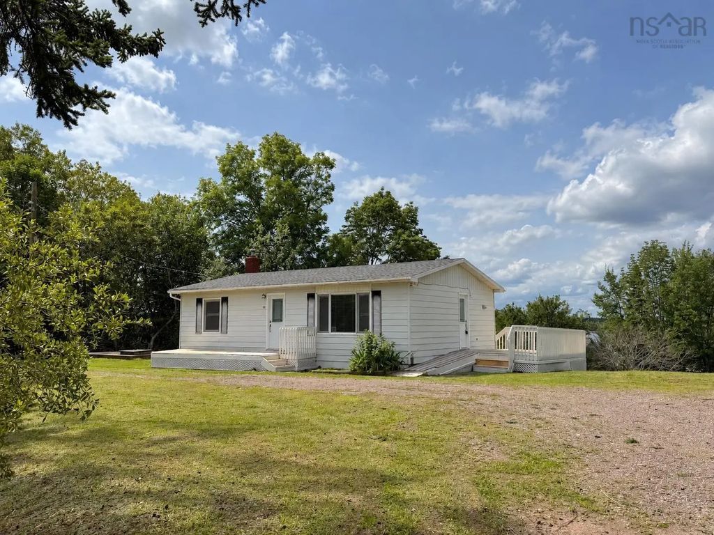 642 223 Highway, Little Narrows
