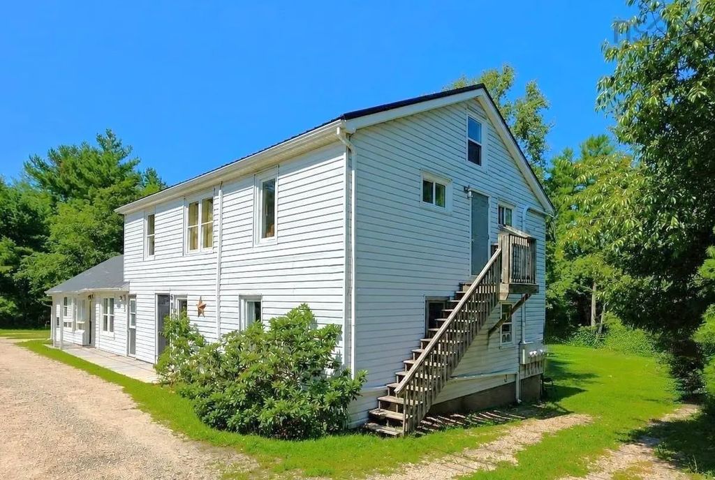 7402 3 Highway, Martins River