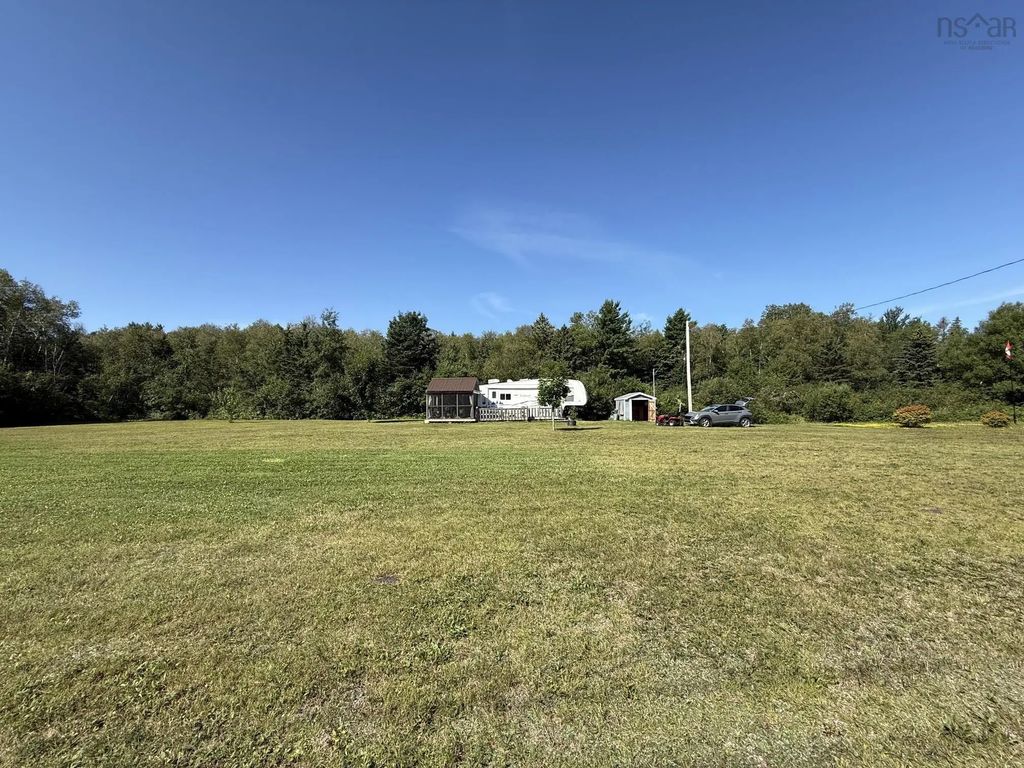 8205 Highway 311, Balfron