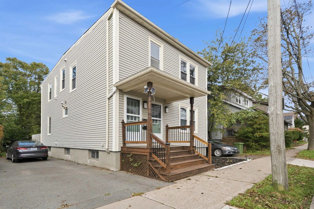 2512 Oxford Street, Halifax Peninsula