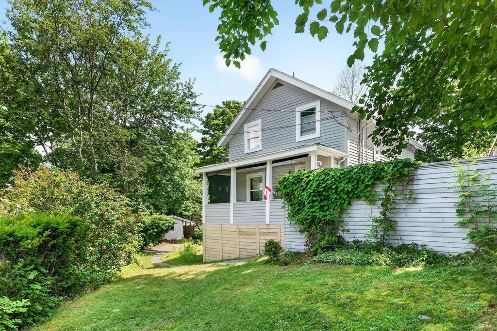 10 Braeburn Road, Halifax