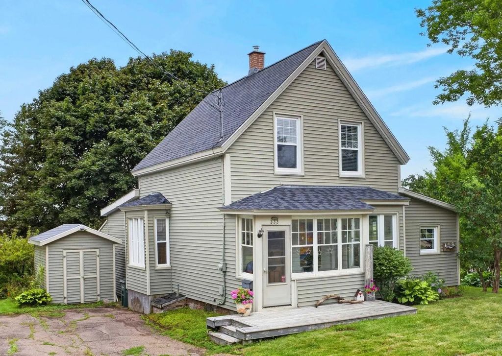 222 Victoria Street E, Amherst