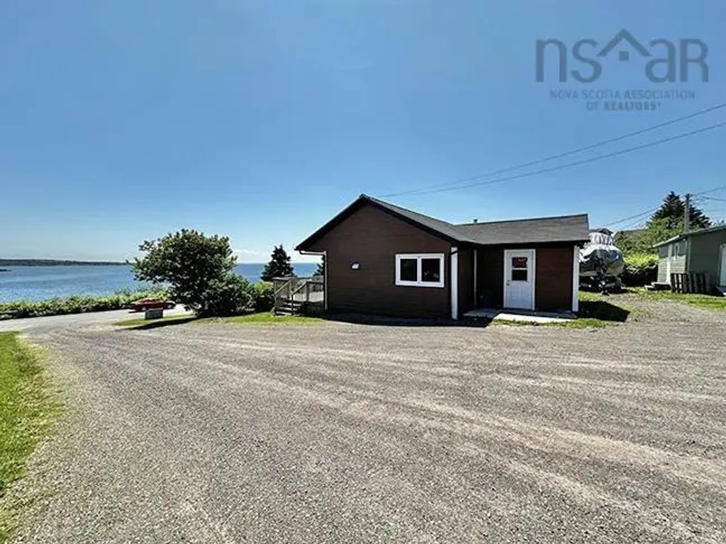 593 Veterans Memorial Drive, Arichat