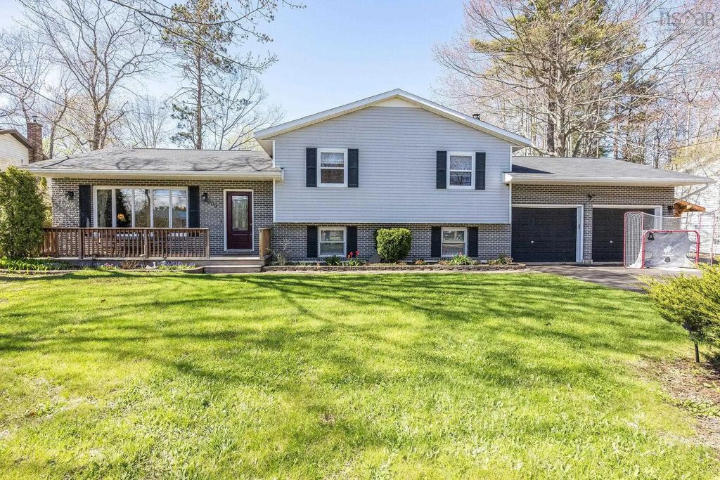 909 Julie Drive, Kingston
