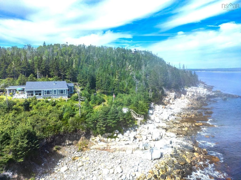 1642 Mcleans Lake Road, Port L'Hebert