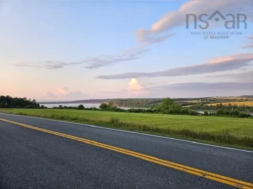 Highway 215 Acreage, Maitland