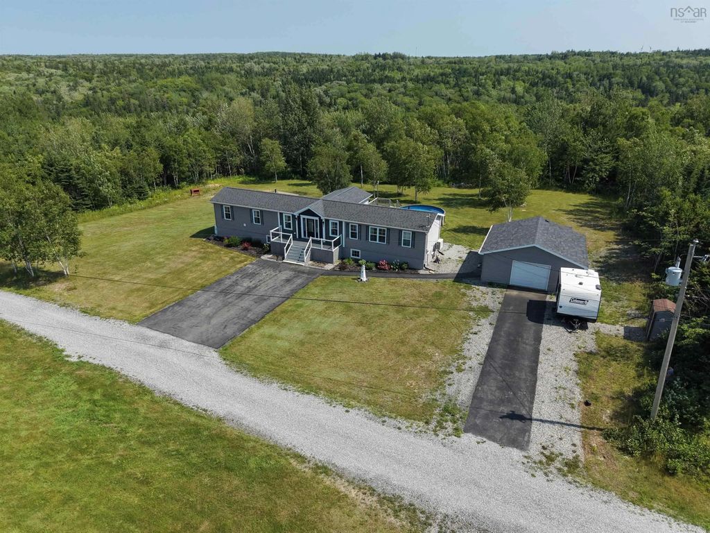 10 Crystal Lane, Big Bras D'Or