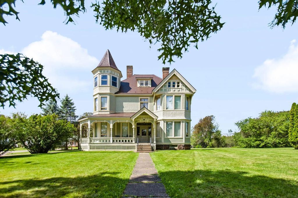 27 West Victoria Street, Amherst