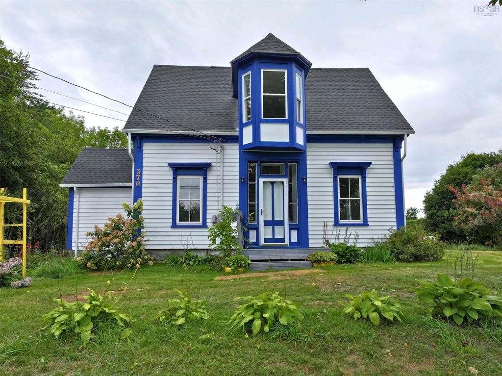 370 Back Centre Road, Back Centre