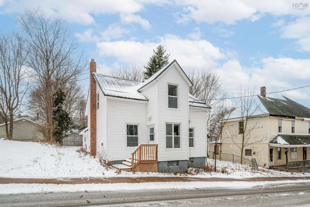 221 Maclean Street, New Glasgow