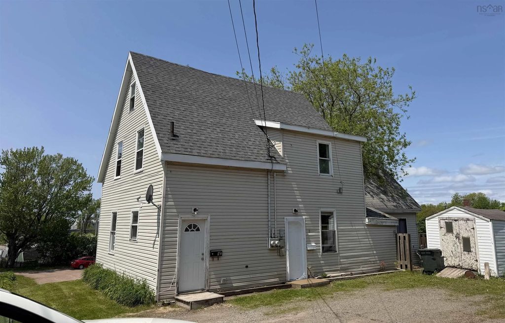 8 East Pleasant Street, Amherst