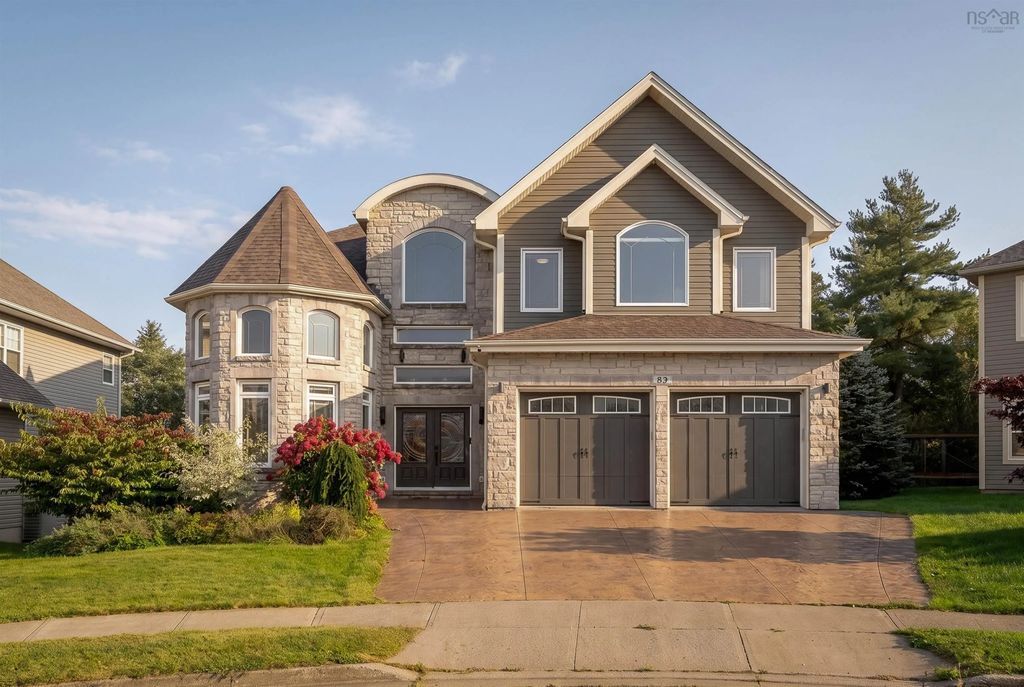 82 Helmsman Court, Halifax