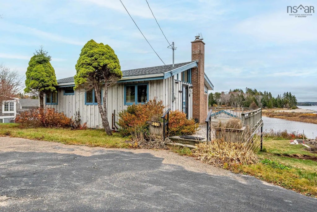 8278 St Margarets Bay Road, Black Point