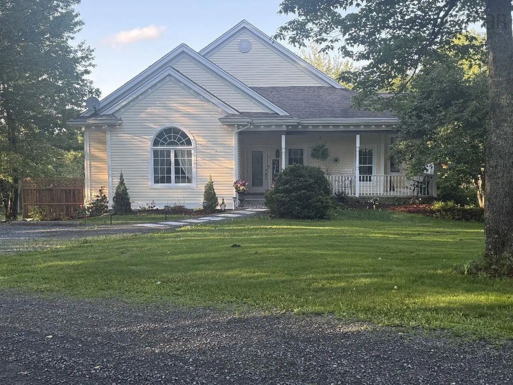 115 Fairway Avenue, Shubenacadie East