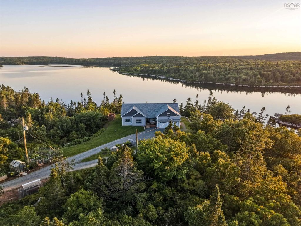 71 Troutwater Terrace, Portuguese Cove