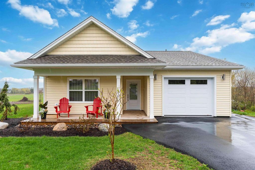 105 Town Road, Falmouth