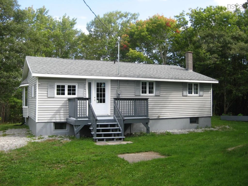 379 Old Port Mouton Road, White Point