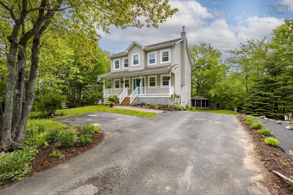88 Lochmoor Lane, Dartmouth