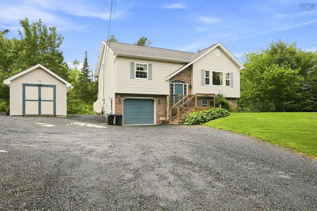 73 Penny Lane, Haliburton Hills