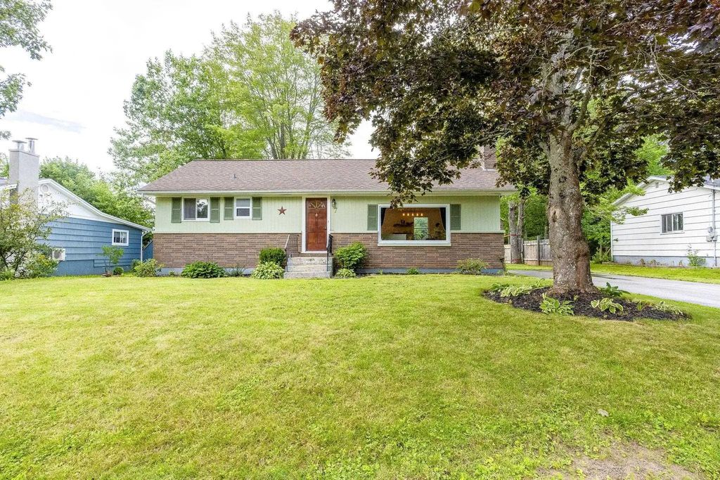 7 Oakland Drive, Middleton