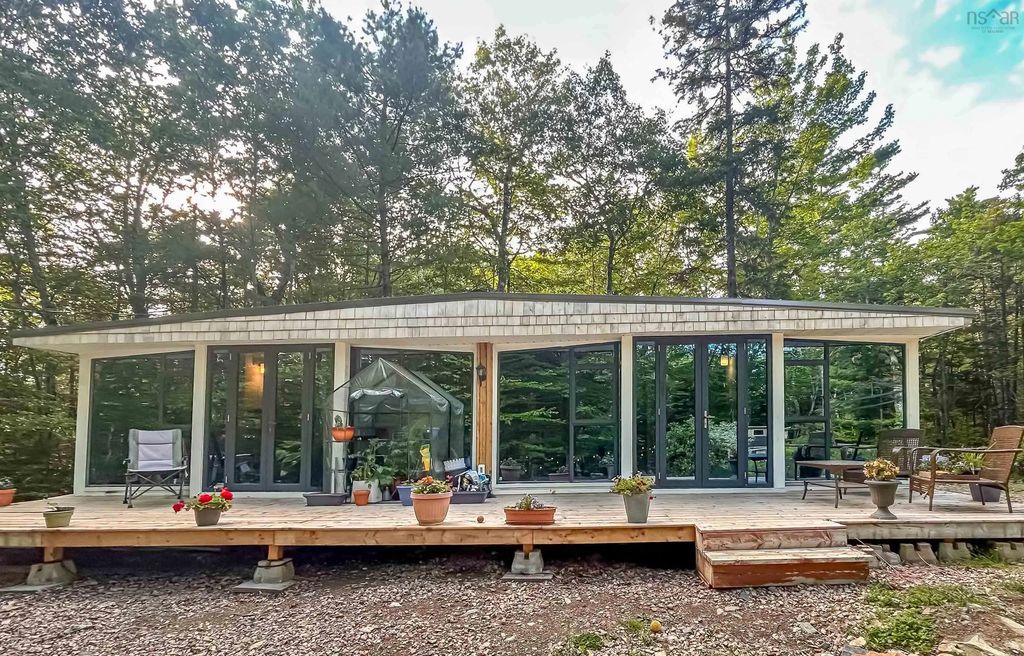 25 Hirtle Drive, Hemford