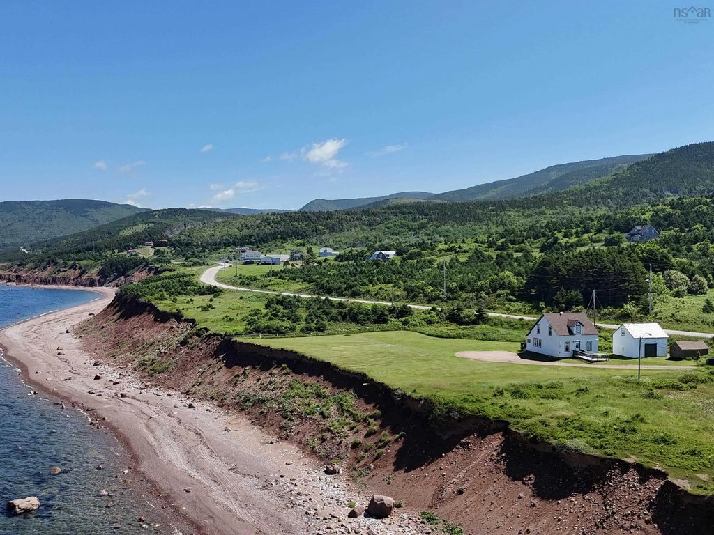 355 Red River Rd., Pleasant Bay