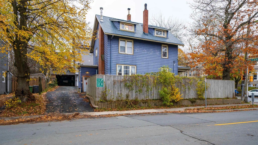 132 Prince Albert Road, Dartmouth