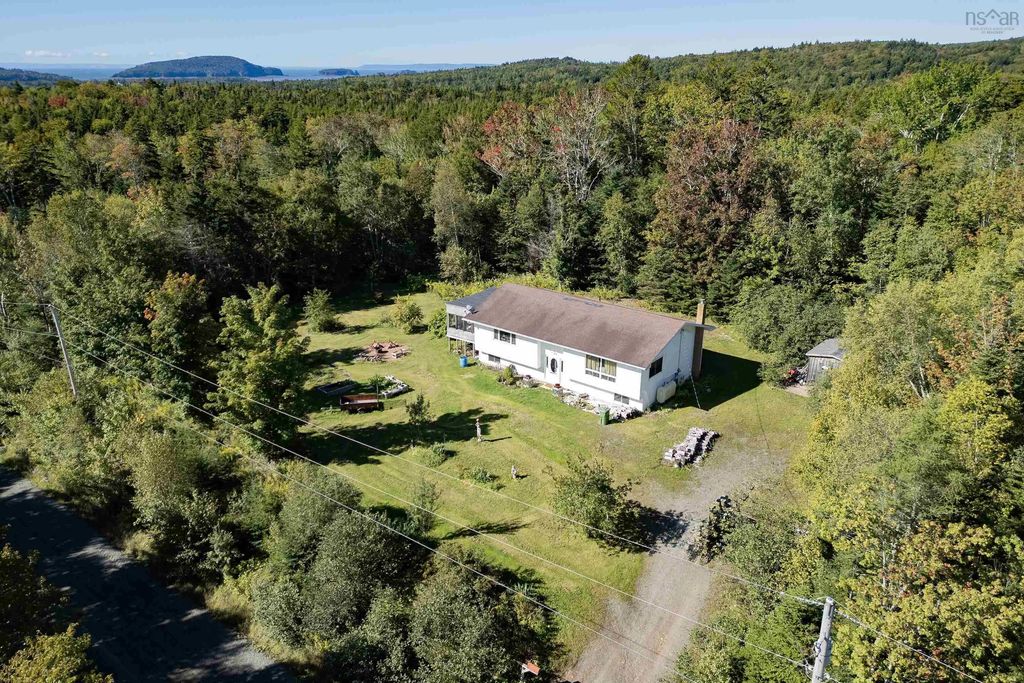 429 New Brittain Road, Five Islands
