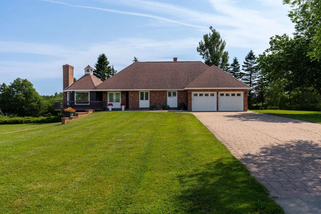 1518 Patrice Road, Concession